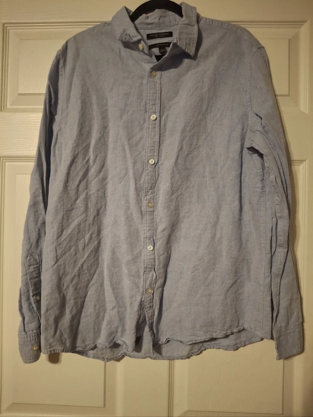 Banana Republic Men's Light Blue Casual Button-Down Shirt